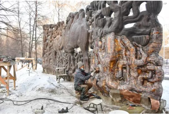 В Алматы восстанавливают знаменитое советское панно