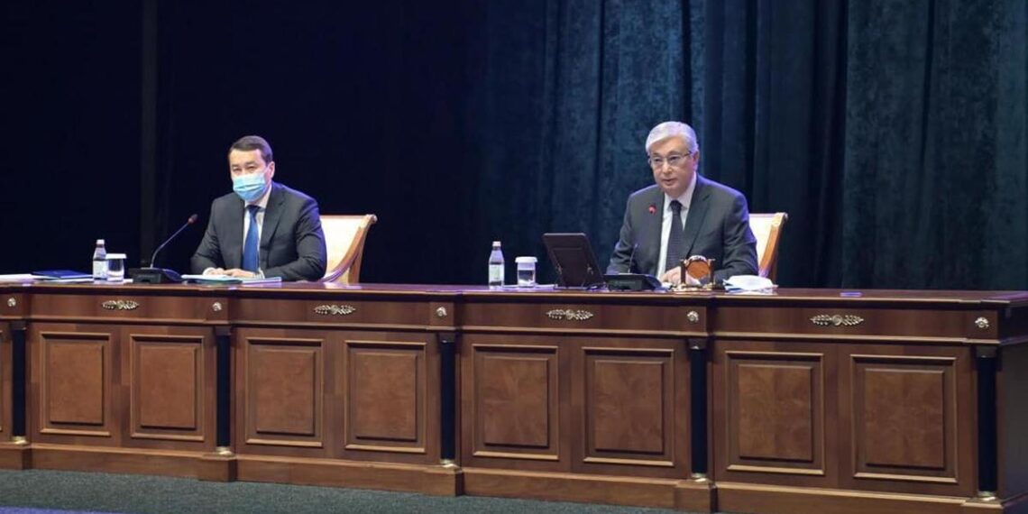 Президент: доходы большинства населения уменьшаются или стагнируют — это серьезная угроза безопасности страны