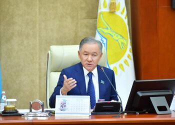 Нигматулин призвал казахстанцев проявить ответственность и сохранить единство всего народа