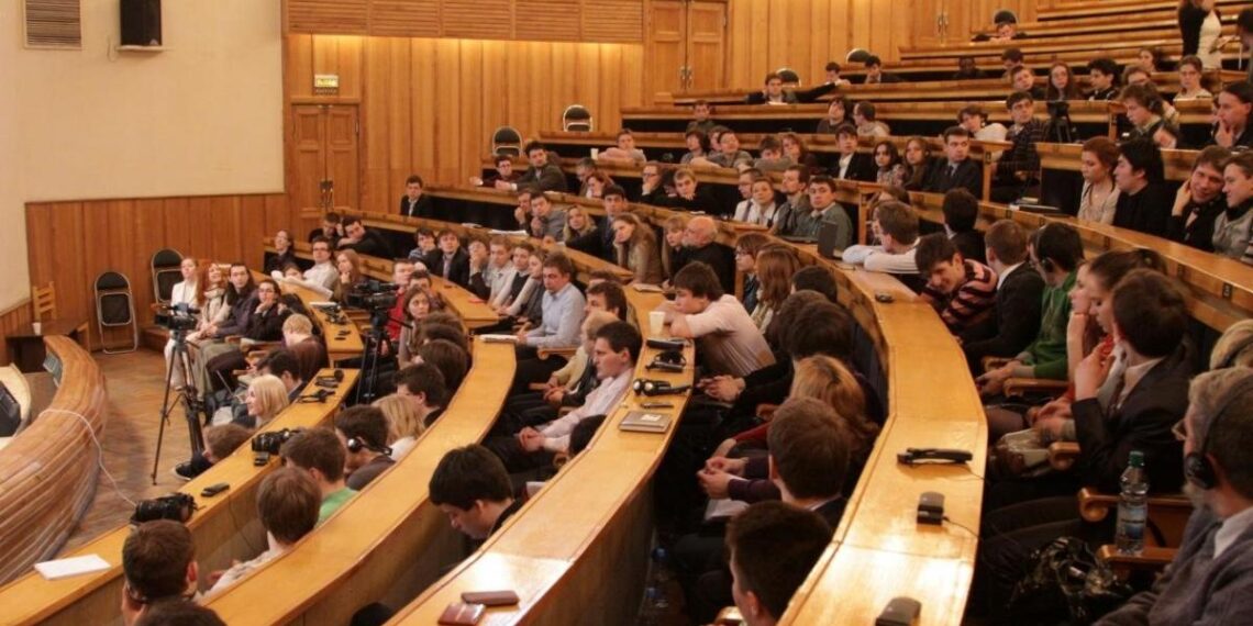 Президент намерен реформировать систему образования