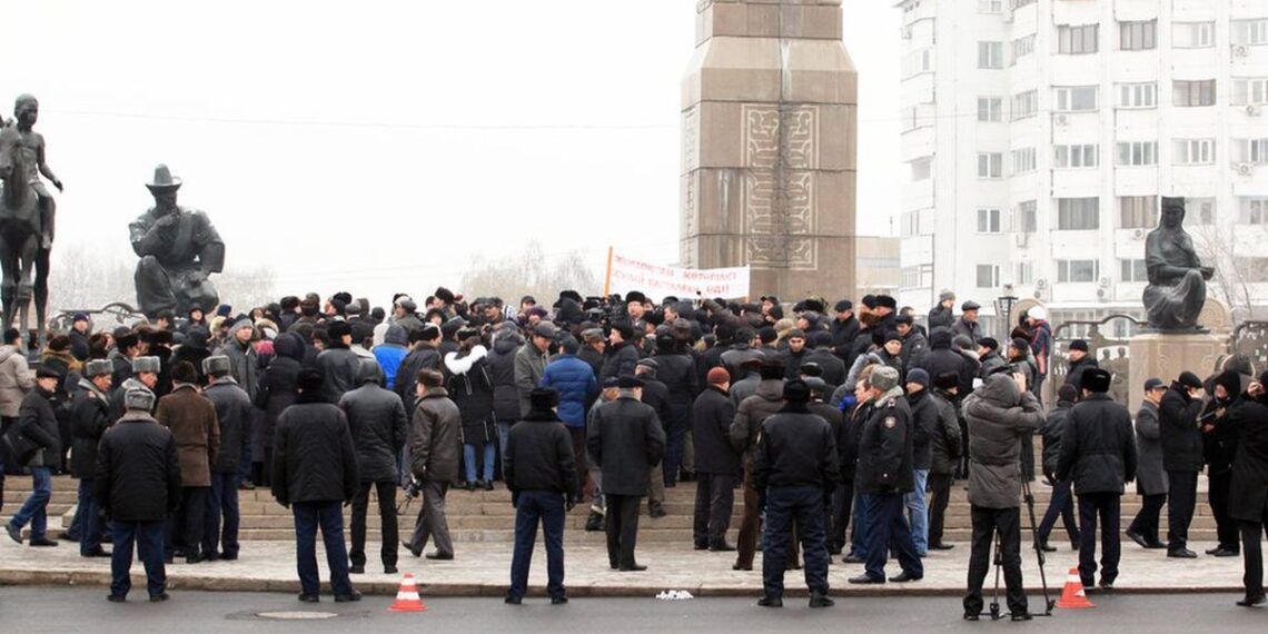 Токаев назвал сообщения о применении оружия против мирных демонстрантов дезинформативными