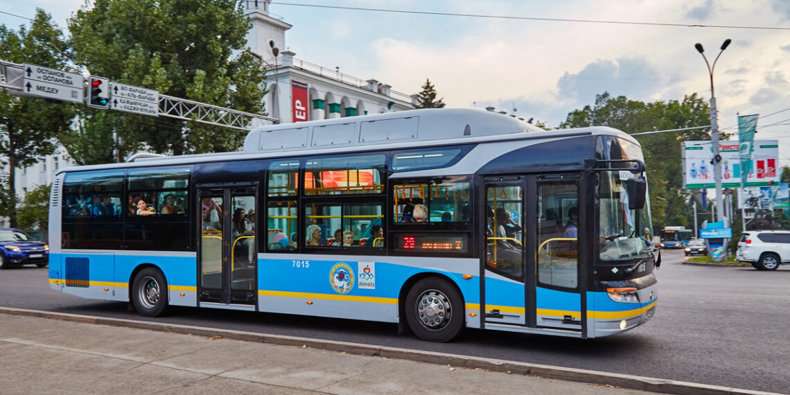 В Алматы восстановлена работа общественного транспорта