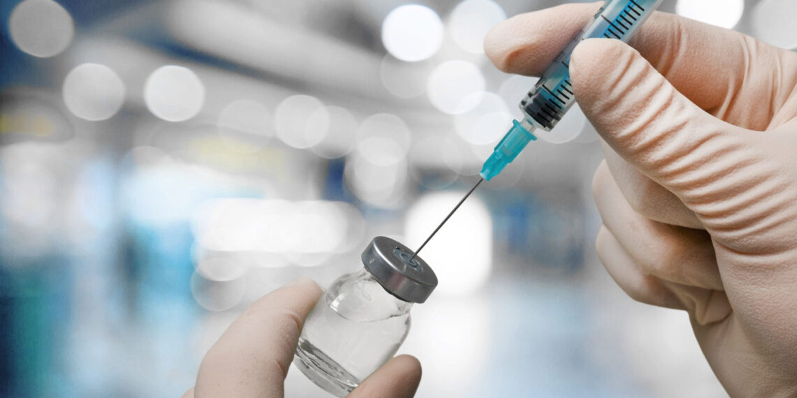 Гиният: в стране против КВИ всего вакцинировано более 80%