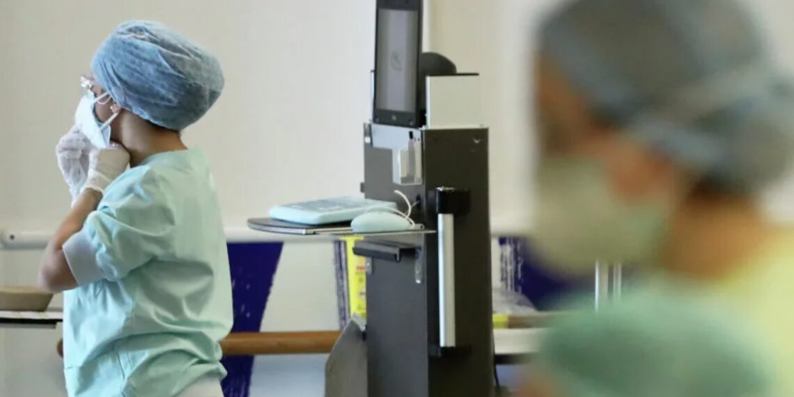 В Казахстане зарегистрировали на 2025 заболевших КВИ меньше, чем днем ранее