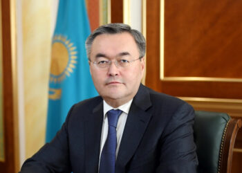 МИД Казахстана намерен вывести своих граждан из Украины