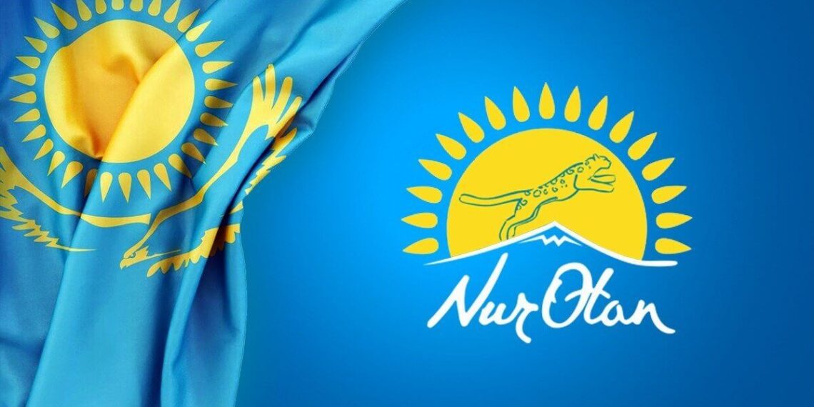 Президент созвал внеочередной съезд партии Nur Otan