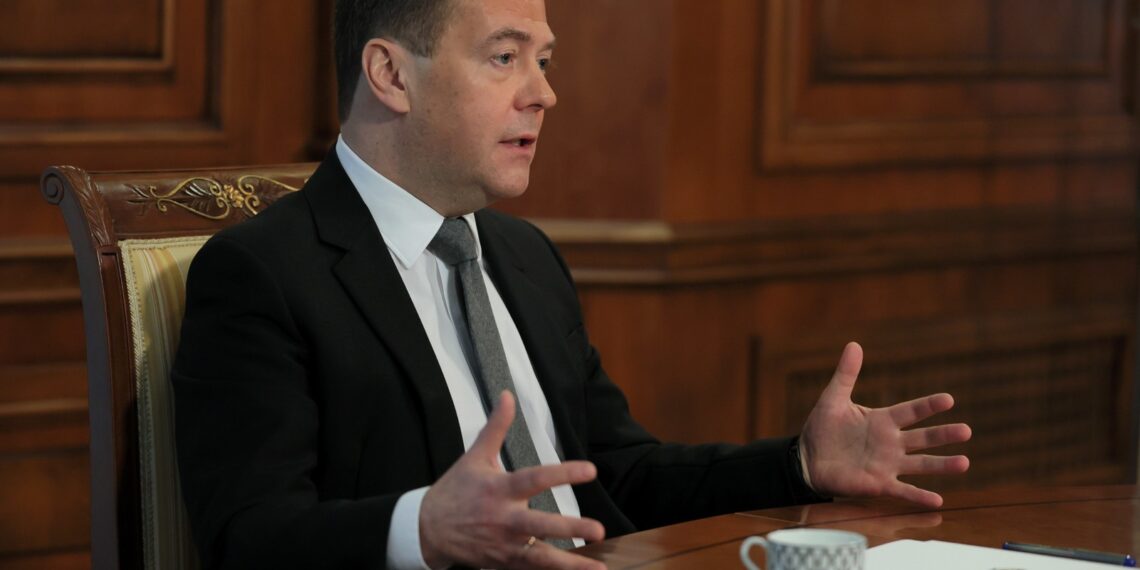 Медведев заявил, что санкции могут стать поводом для пересмотра всех отношений со странами