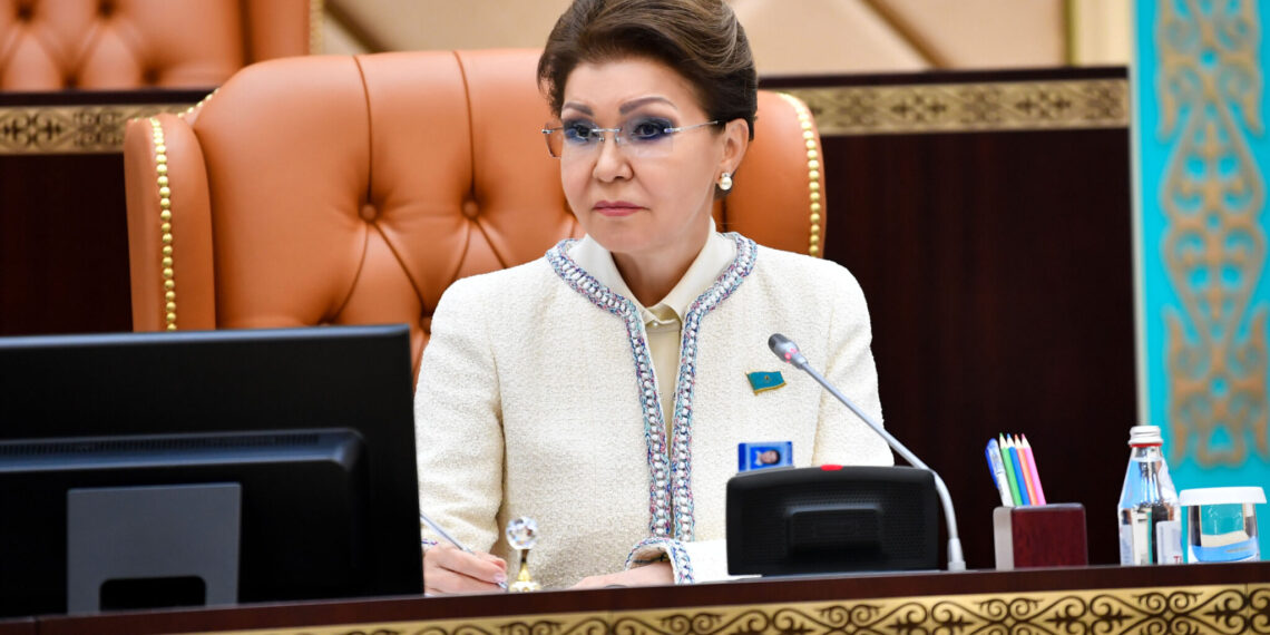 Дарига Назарбаева заявила о сложении полномочий депутата Мажилиса