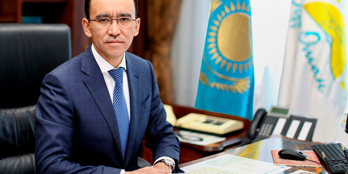 Маулен Ашимбаев прокомментировал ситуацию на Украине