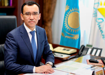 Маулен Ашимбаев прокомментировал ситуацию на Украине