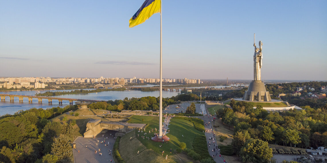 «Экономика Украины понесла и еще будет нести большие потери» — мнение эксперта о информационной войне Запада