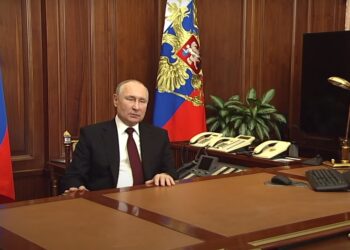 Владимир Путин выступил с обращением к россиянам о проведении военной операции в Донбассе