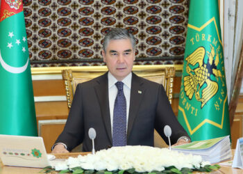 Глава Туркмении получил награду «Искусный дипломат Туркменистана»