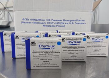 В Казахстане стартовало производство российского препарата «Спутник Лайт»