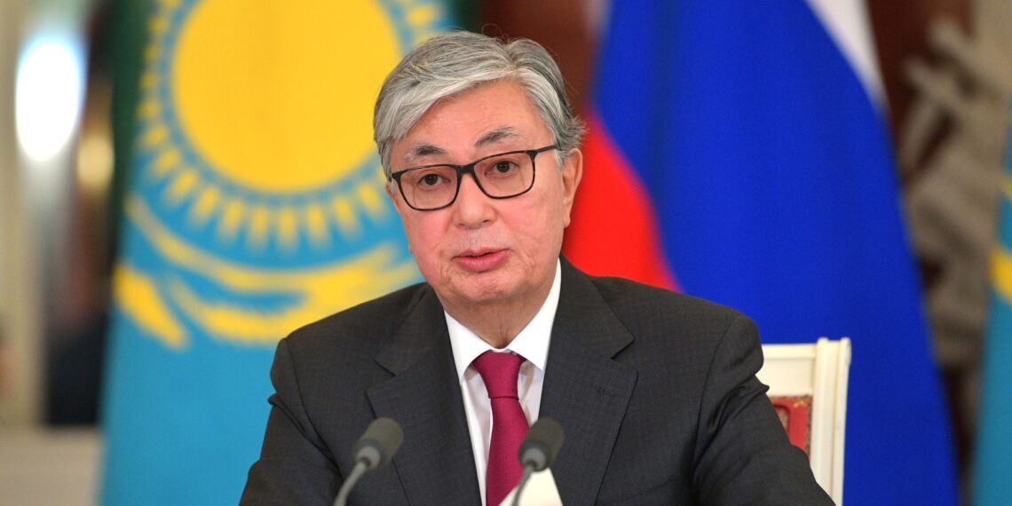 Токаев написал в Twitter о телефонных переговорах с Путиным и Зеленским