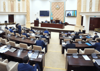 В Мажилисе досрочно прекратили полномочия некоторых депутатов