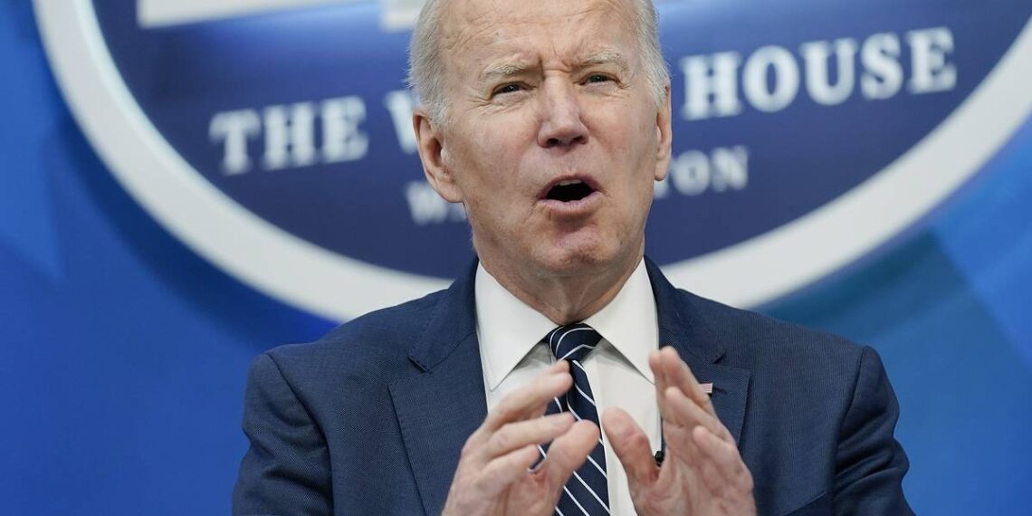 Байден утверждает, что в Европе нет биологического оружия США