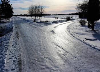 Завтра в Казахстане ожидаются гололед и сильные осадки