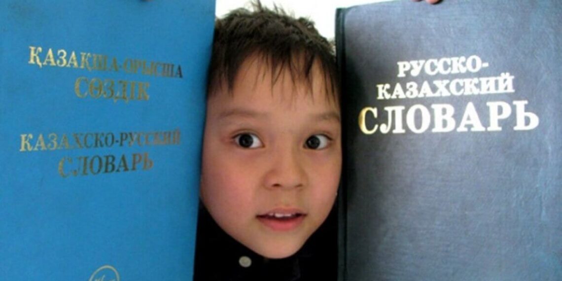 Президент призвал не допустить ущемления русского и других языков в стране