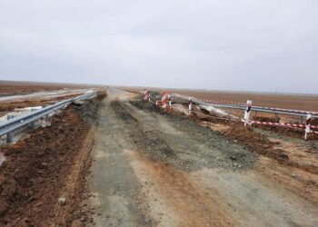 В Актюбинской области в связи с паводками смыло дорогу