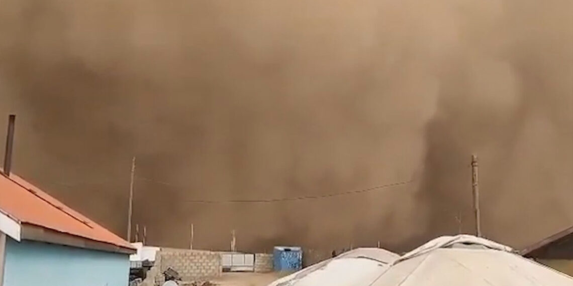 В Мангистауской области из-за плохой видимости ограничили движение на автодорогах