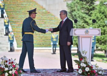 Токаев поучаствовал в торжественной церемонии