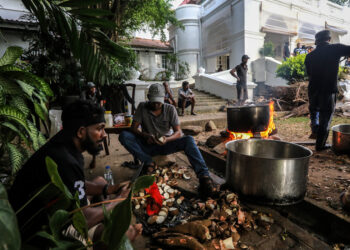 33 человека пострадали на Шри-Ланке в ходе волнений