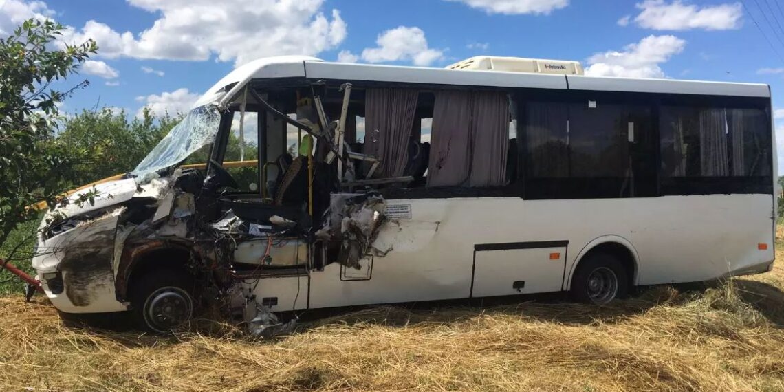 Число пострадавших в ДТП при столкновении двух автобусов достигло 17 человек