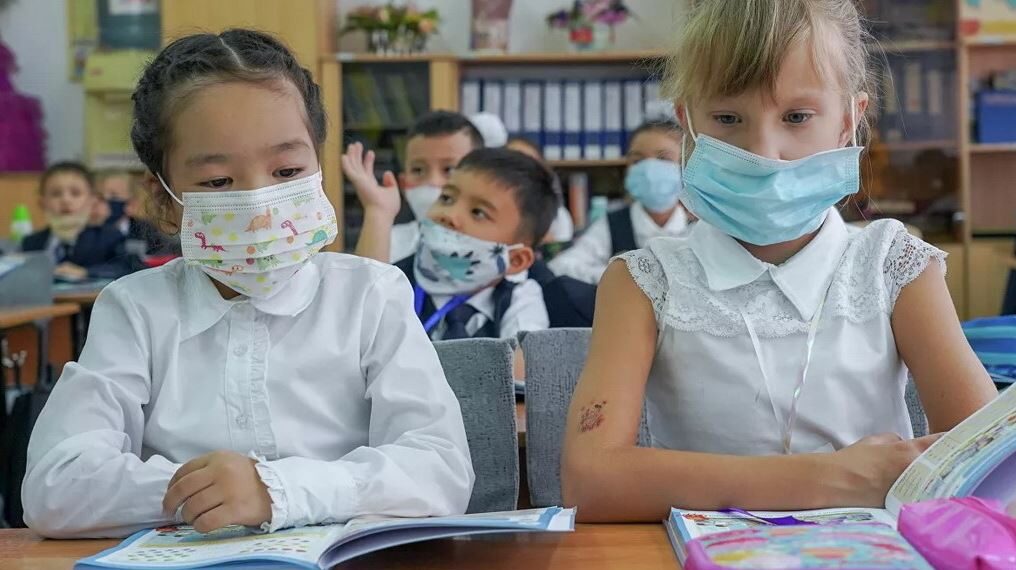 В Казахстане предлагают продлить учебный год до 31 мая