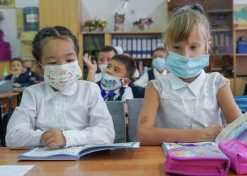 В Казахстане предлагают продлить учебный год до 31 мая