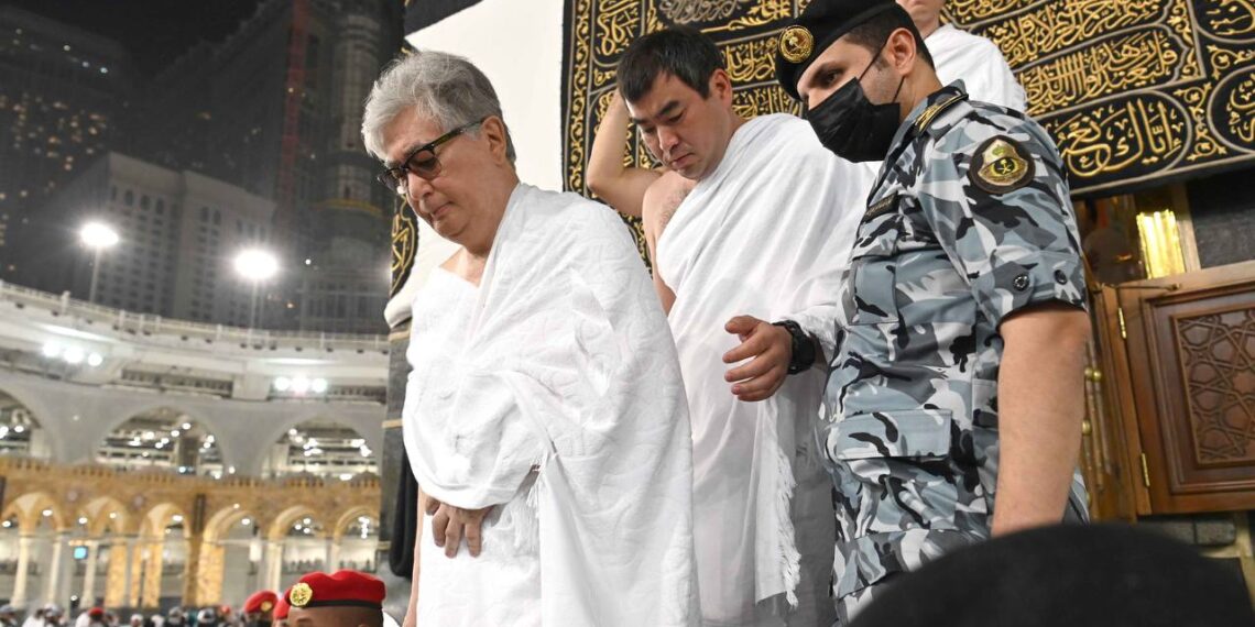 Президент совершил умру в Мекке