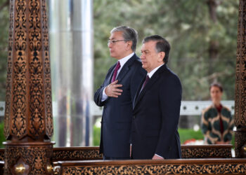 Токаев провел телефонный разговор с Мирзиёевым