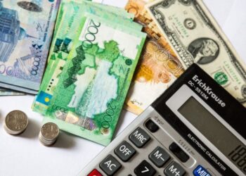 В Казахстане кредиты населению в годовом выражении в июне выросли на 40%