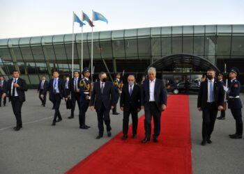 Токаев прибыл с официальным визитом в Азербайджан