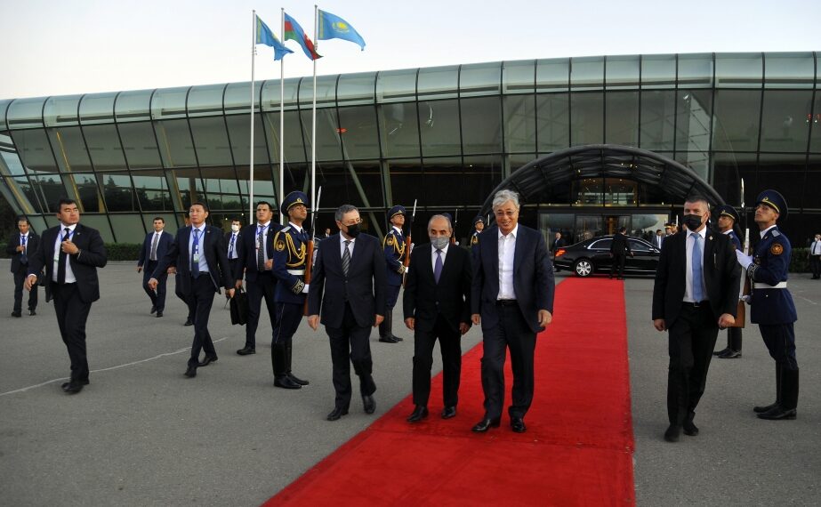 Токаев прибыл с официальным визитом в Азербайджан