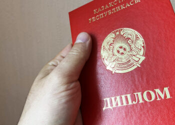 Нурбек высказался о вузах, «печатающих» дипломы