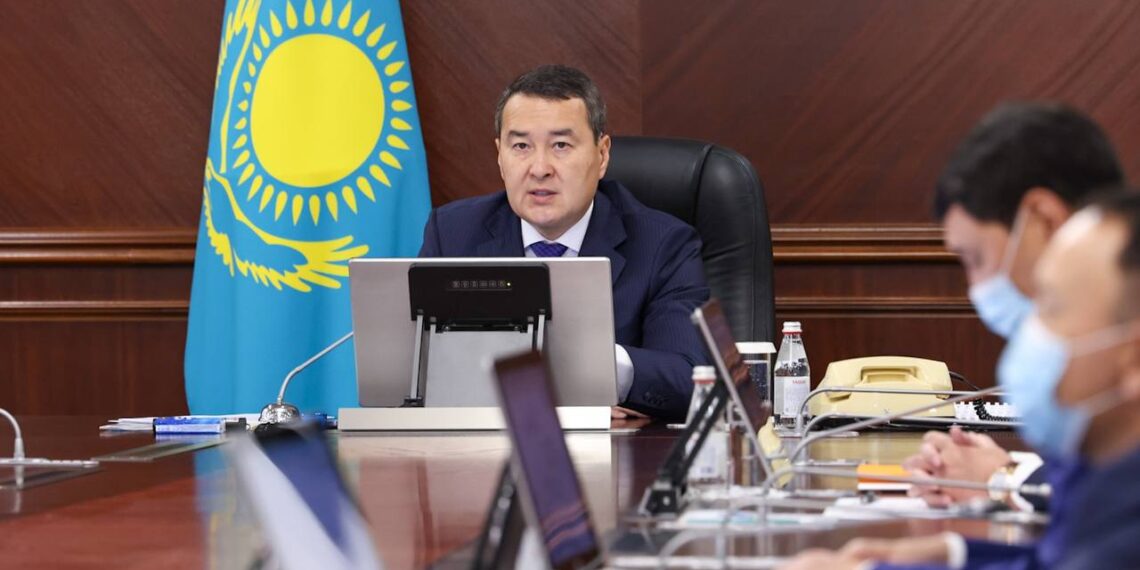 Премьер-министр поручил увеличить прием молодежи в колледжи