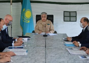 Президент провел заседание оперативного штаба по ликвидации пожаров в Костанайской области