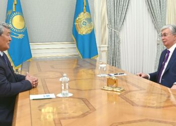 Президент провел встречу с членом Национального курултая