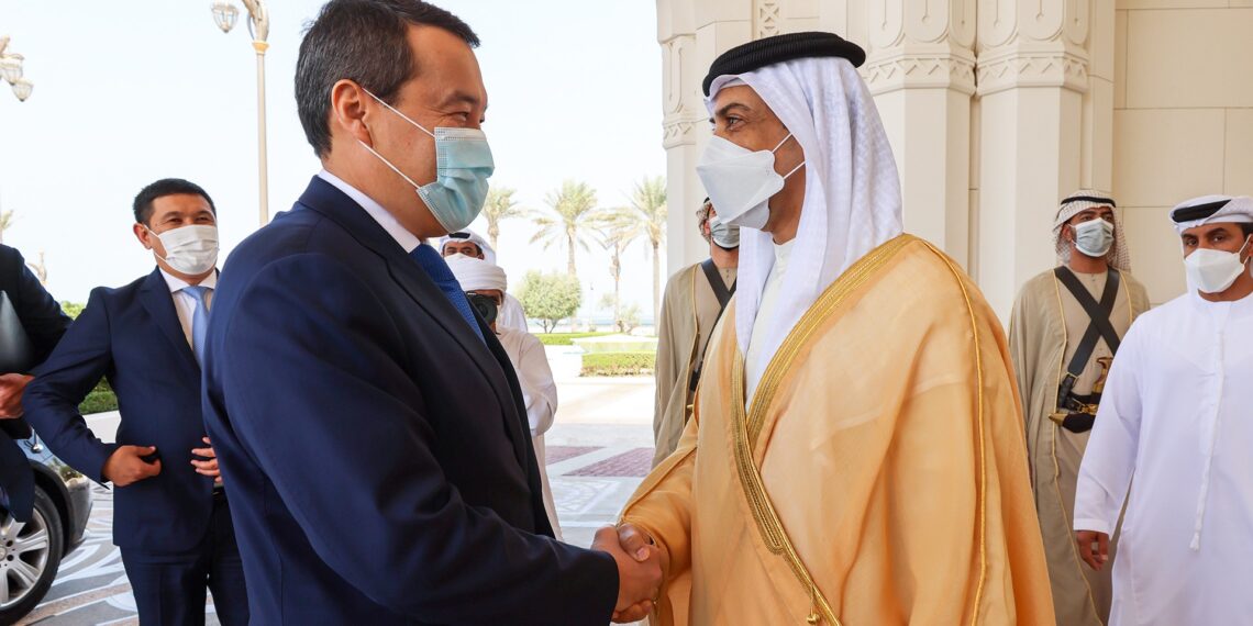 Смаилов провел встречу с с президентом ОАЭ