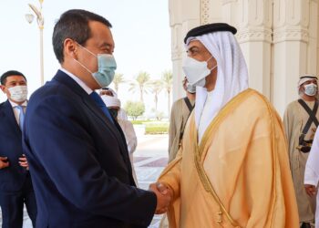 Смаилов провел встречу с с президентом ОАЭ