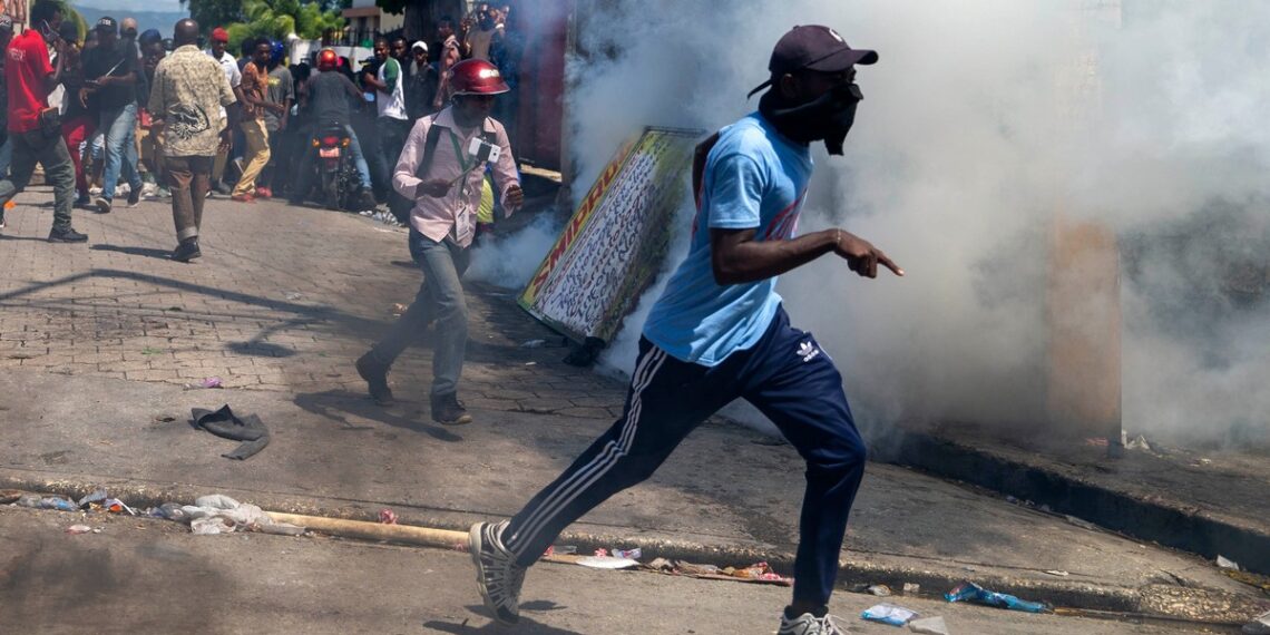 На Гаити может произойти гуманитарный кризис