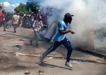 На Гаити может произойти гуманитарный кризис