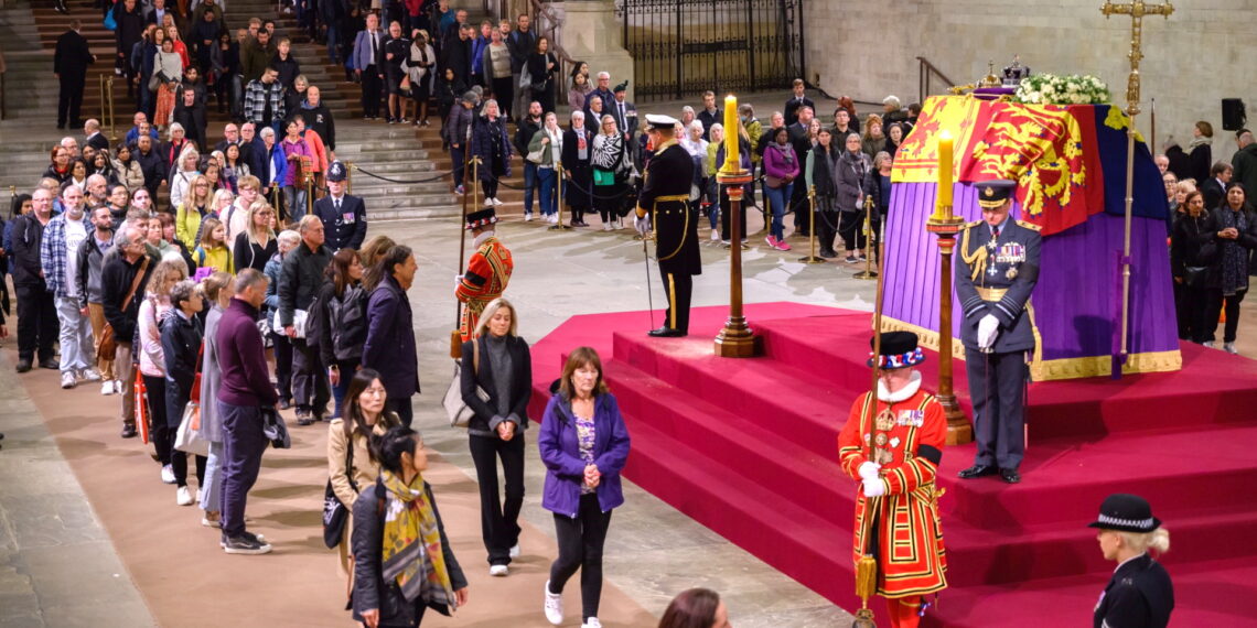 В Великобритании прошла церемония прощания с королевой Елизаветой II