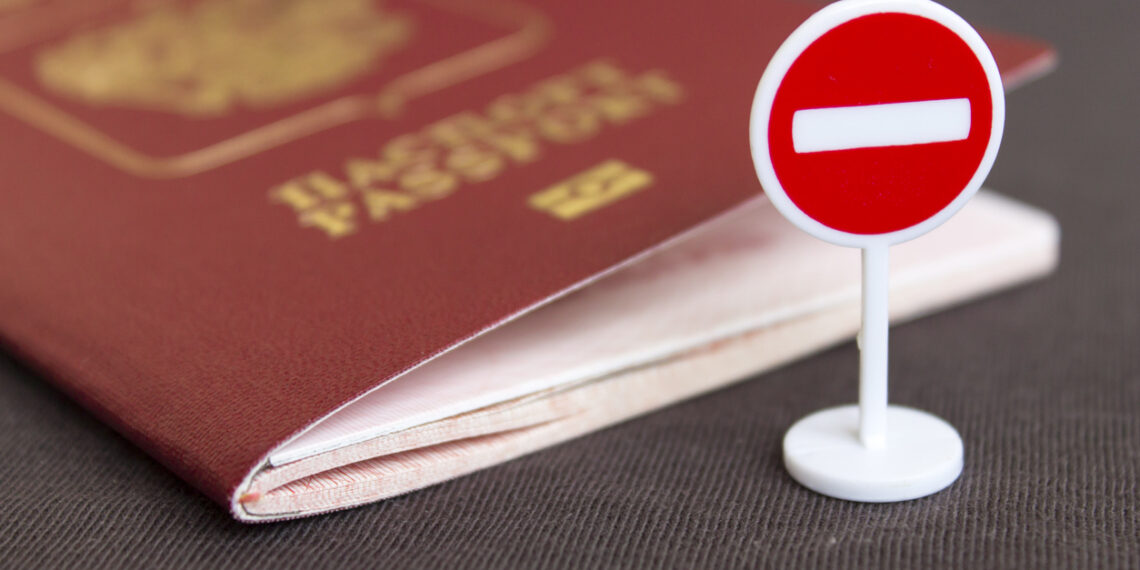 Прибалтика и Польша закрыла въезд российским гражданам