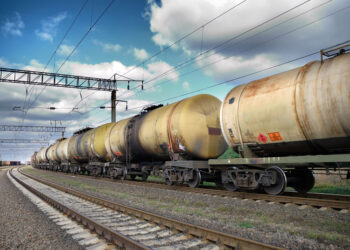 Казахстан будет импортировать дизтопливо из России