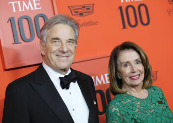 Супруг Нэнси Пелоси подвергся нападению