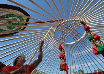 Белоснежные юрты гостеприимно открыли свои двери для жителей Южной Кореи прямо в центре Сеула