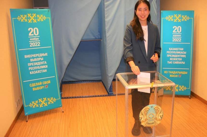 Явка избирателей на выборах главы Казахстана составила 69,43%