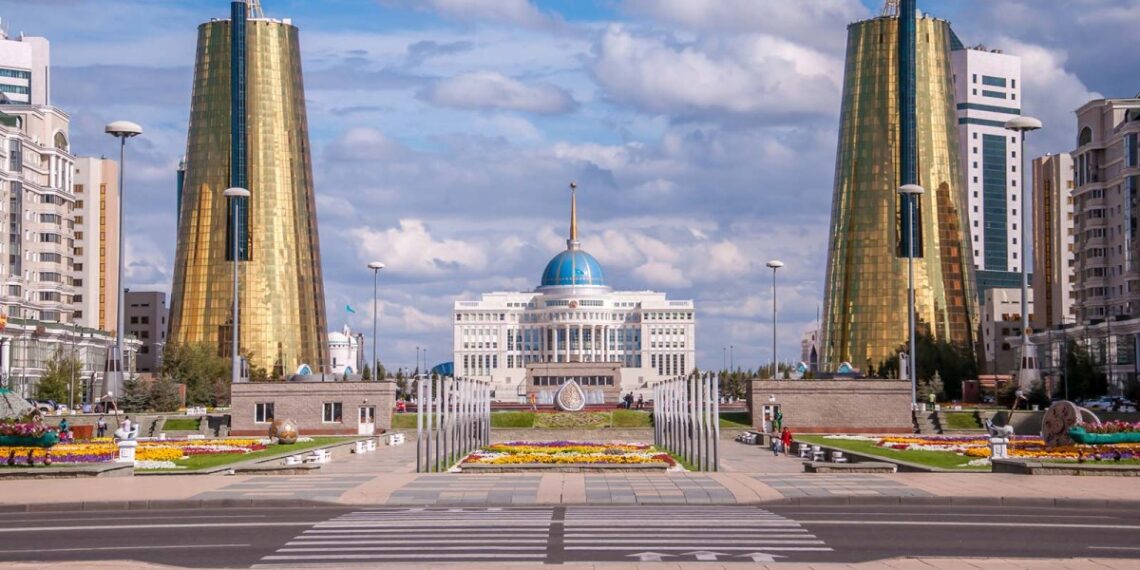 Айбек Смадияров: Казахстан рассматривает кандидатуру нового посла Украины